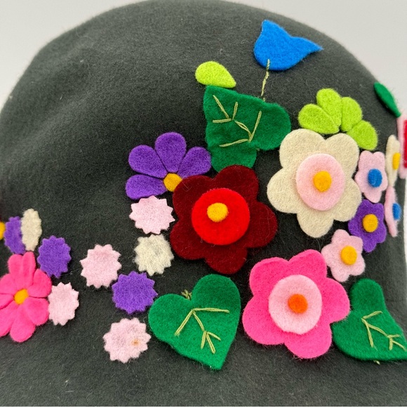 100 Wool Urban Outfitters Bucket Winter Hat Grey Floral Patchwork OS Vintage NWT - Picture 6 of 6